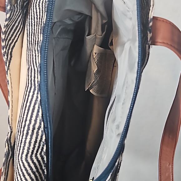 JJ Cole Cream and Navy Blue Striped Diaper Bag - Picture 6 of 10